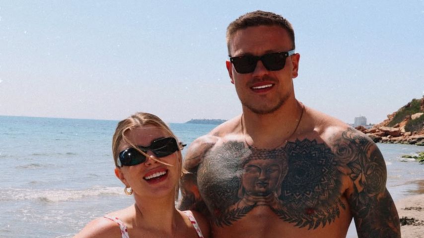 Olivia und Alex Bowen im Spanien-Urlaub im März 2025