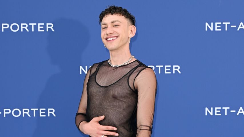 Olly Alexander, Sänger