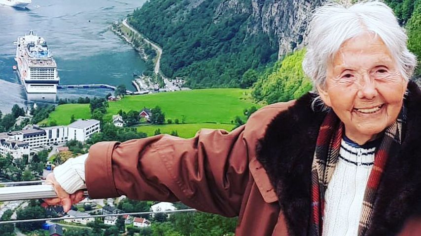 Oma Hedel am Geirangerfjord