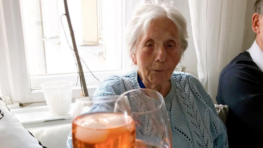 Oma Hedel, Influencerin