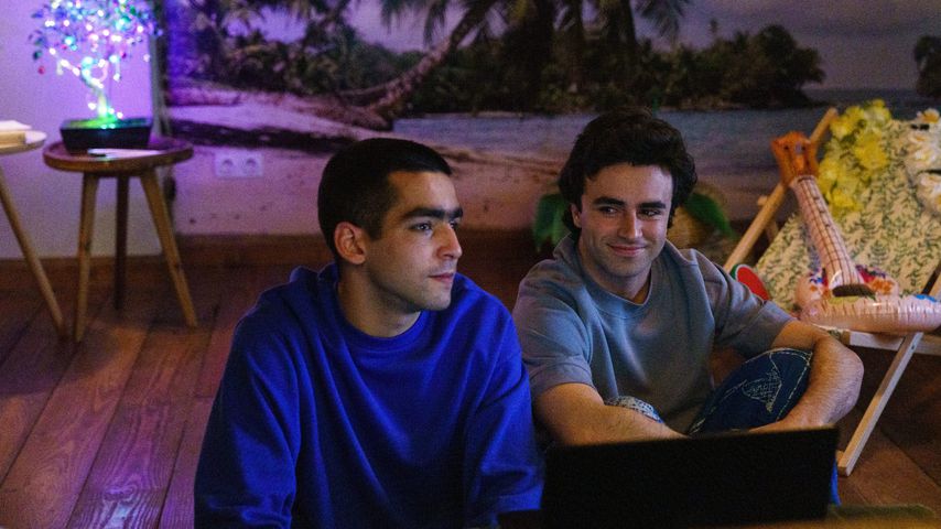 Omar (Omar Ayuso) und Samuel (Itzan Escamilla) in "Élite"