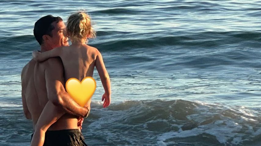 Schauspieler Orlando Bloom mit Tochter Daisy 2025