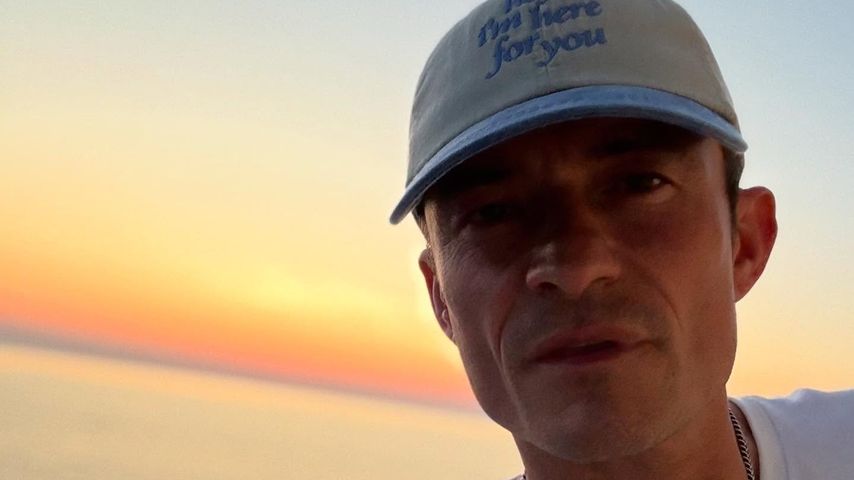 Kriselt es doch? Orlando Bloom schnorchelt mit Unbekannter
