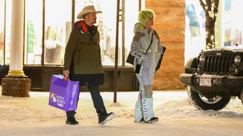Erkannt? Hier shoppen entspannt zwei verkleidete Weltstars!