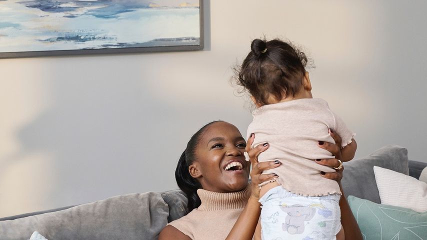 Oti Mabuse mit ihrer Tochter im November 2024