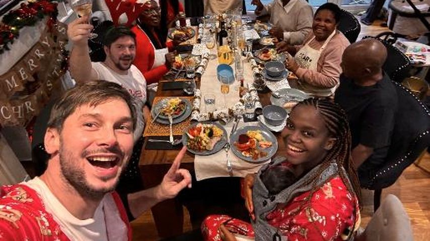 Oti Mabuse mit ihrer Familie, Dezember 2023
