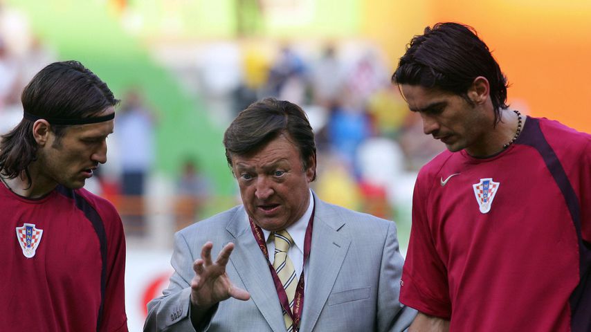 Otto Barić mit Spielern der kroatischen Nationalmannschaft, 2004