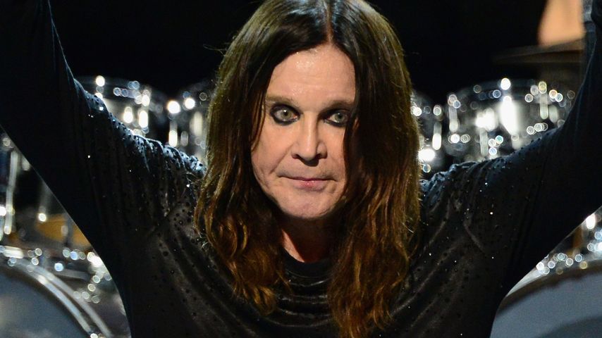 Verwirrt: Ozzy Osbourne steigt ins falsche Auto