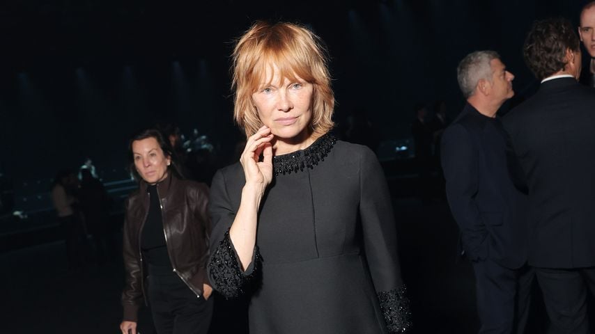 Pamela Anderson beim Besuch der Valentino Fashion Show in Paris, Oktober 2025