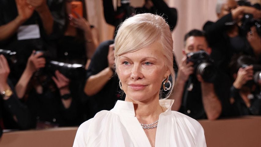 Pamela Andersons Blond-Comeback hat einen süßen Grund