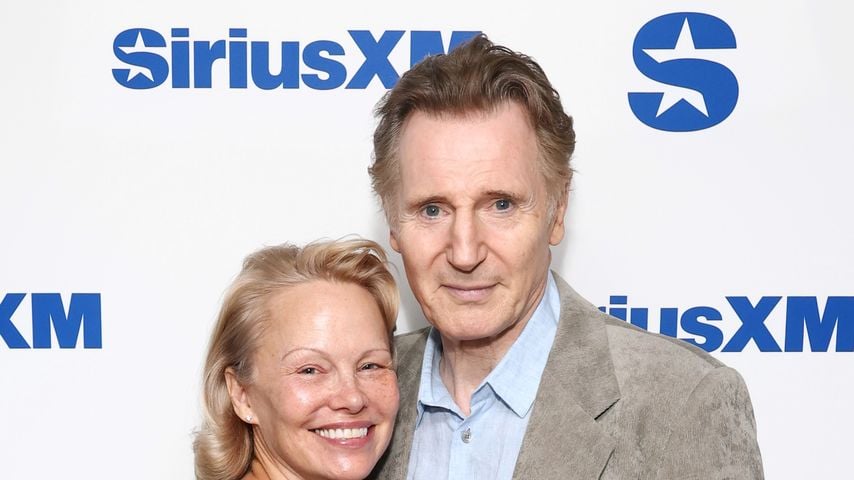 Pamela Anderson und Liam Neeson, Juli 2025
