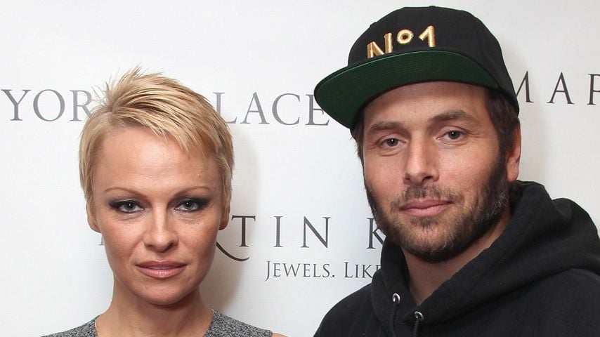 Mit ganz viel Bling-Bling: Ist Pamela Anderson etwa verlobt?