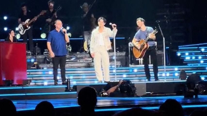 Der Papa der Jonas Brothers steht auf der Bühne