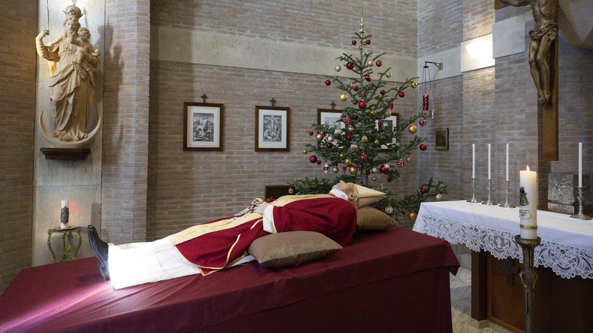 Papst Benedikt XVI. im der Kapelle des Klosters Mater Ecclesiae im Vatikan
