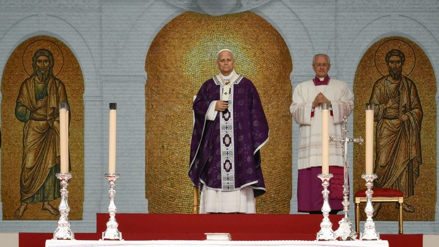 Papst Leo XIV. feiert eine Heilige Messe im Stade Louis II in Monaco, 28. März 2026