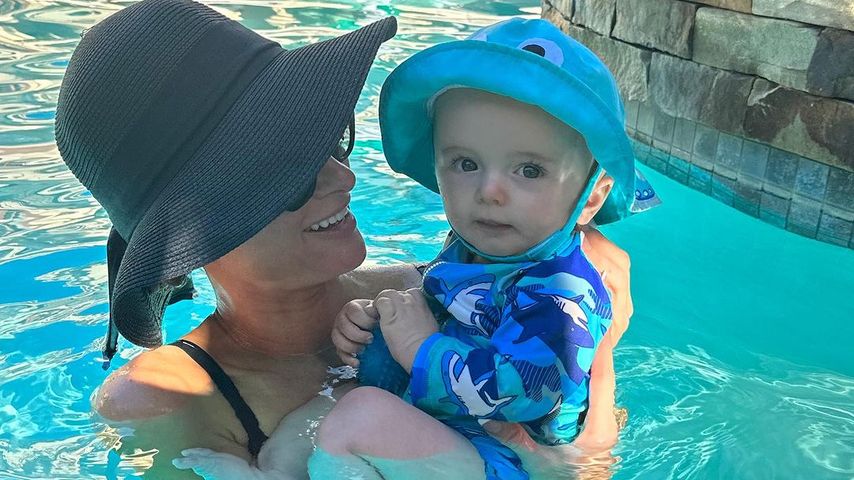 Paris Hilton genießt die Sommertage mit ihrem Sohn Phoenix