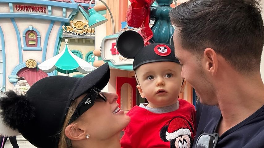 Paris Hilton mit ihrem Sohn Phoenix und ihrem Mann Carter