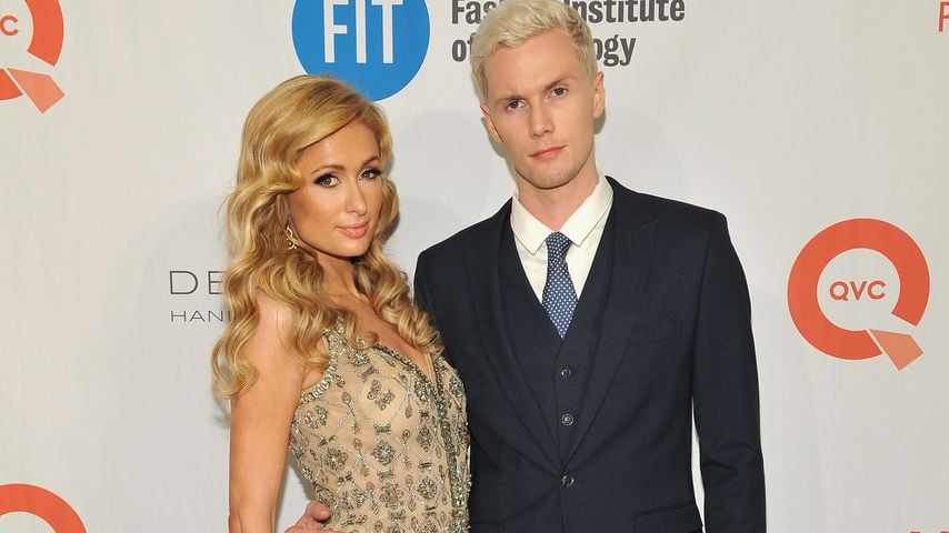 Paris Hilton gratuliert: Ihr kleiner Bruder ist nun verlobt!
