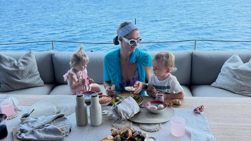 Unternehmerin Paris Hilton und ihre zwei Kinder