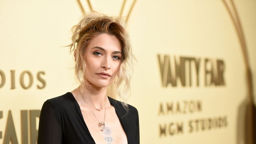 Ungewöhnlich vertraut: Paris Jackson posiert mit Mama Debbie