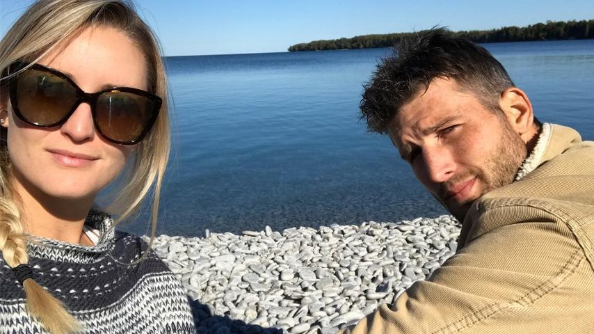 Parker Young mit seiner Partnerin Stephanie Weber