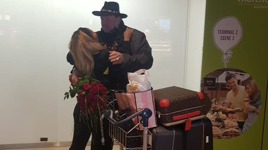 Patricia Blanco und Andreas Ellermann am Flughafen, März 2021