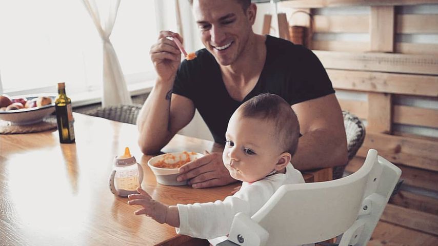 Patrick Fabian mit seiner Tochter Lilly, Mai 2020