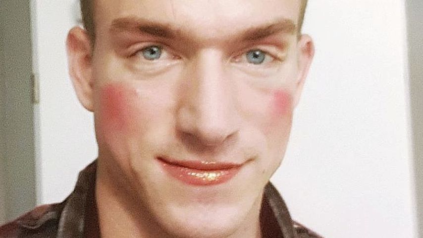 BTN-Star Patrick Fabian: Warum trägt er hier bitte Make-up?