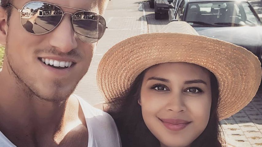 Patrick Fabian und seine Freundin Lea beim Eisessen