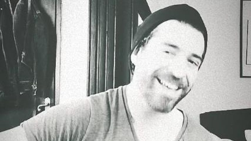 Patrick Fernández spielt Gitarre, im August 2022