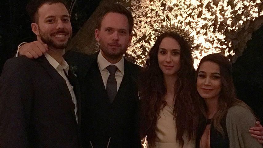 Patrick J. Adams und Troian Bellisario auf ihrer Hochzeit, 2016