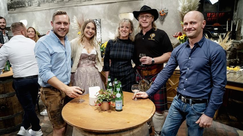 Patrick, Julia, Steffi, Lutz und Thomas U. im "Bauer sucht Frau"-Finale