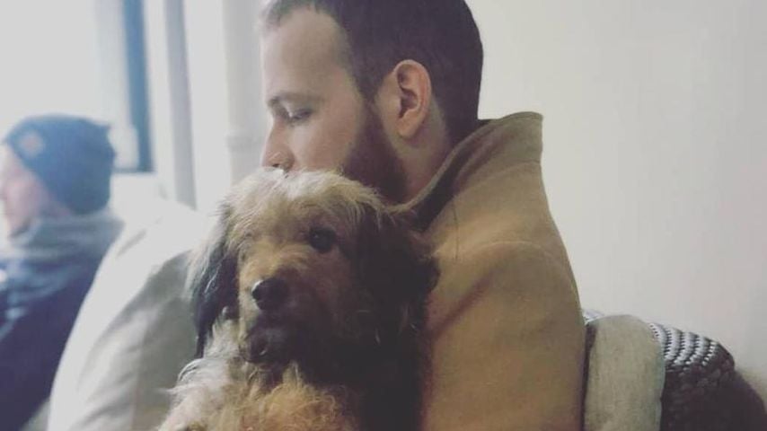 Patrick Müller mit seinem Hund Linka im Dezember 2018