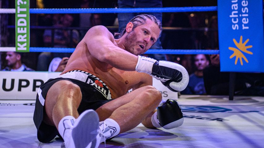 Erwischt! Mit wem flirtet Ex-Bachelor Paul Janke denn hier?