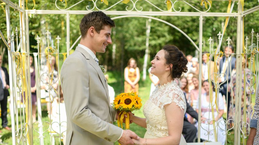 Paul (Sandro Kirtzel) und Romy (Désirée von Delft) bei ihrer Hochzeit in "Sturm der Liebe"