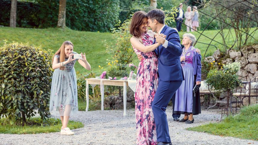 Paulina Hobratschk, Uta Kargel, Lorenzo Patané und Antje Hagen bei "Sturm der Liebe"