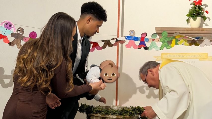 Paulina Pilch und Adi Sousa mit ihrem Sohn, Mai 2026