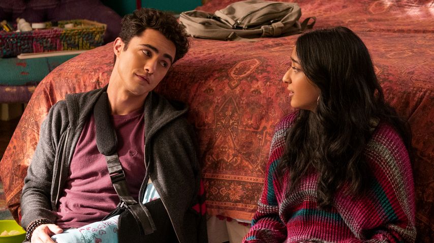 Paxton (Darren Barnet) und Devi (Maitreyi Ramakrishnan) bei "Noch nie in meinem Leben"