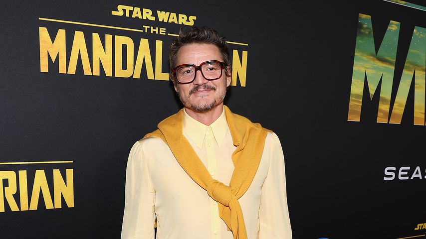 Top oder Flop? Pedro Pascal mit Strickpulli auf Premiere