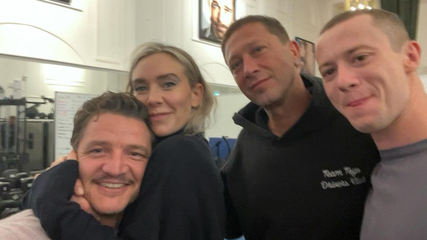 Pedro Pascal teilt erstes Foto mit dem "Fantastic Four"-Cast