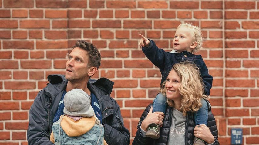 Peer und Janni Kusmagk mit ihren Kindern Yoko und Emil-Ocean