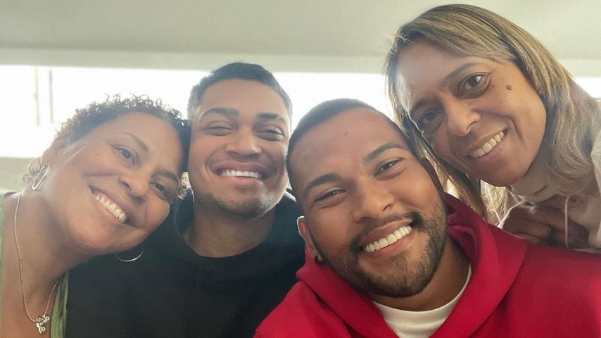 Pelés Töchter Kely und Flavia Nascimento sowie seine Enkel Octavio Felinto Neto und Gabriel Arantes
