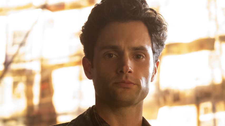 "Isolierend": Penn Badgley vermisste bei "You"-Dreh Familie