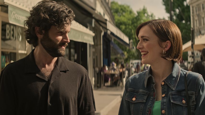 Penn Badgley und Charlotte Ritchie in "You"