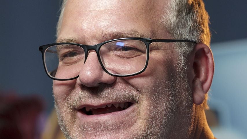 Elton feiert Witze über Blondinen auch heute noch