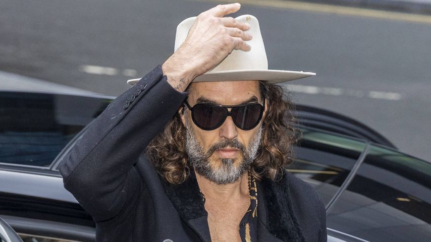Russell Brand vor seinem Gerichtstermin in London, Februar 2026