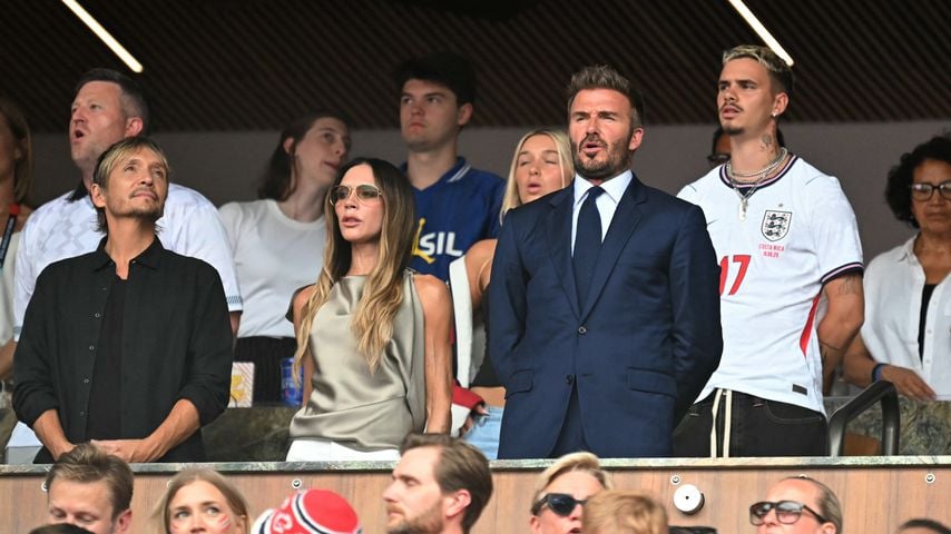 David Beckham feiert England bei der WM mit Romeo und Cruz