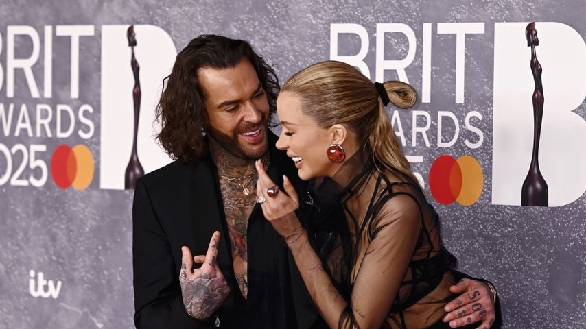 Pete Wicks und Olivia Attwood bei den Brit Awards 2025 im InterContinental London – The O2.