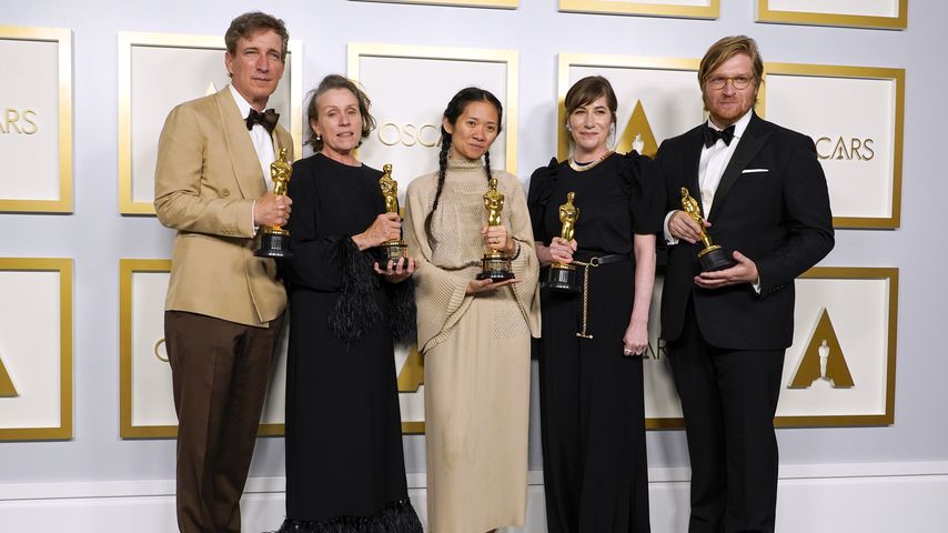 Peter Spears, Frances McDormand, Chloé Zhao, Mollye Asher und Dan Janvey bei den Oscars 2021