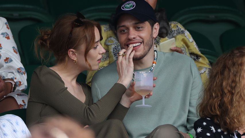 Phoebe Dynevor und Pete Davidson in London im Juli 2021